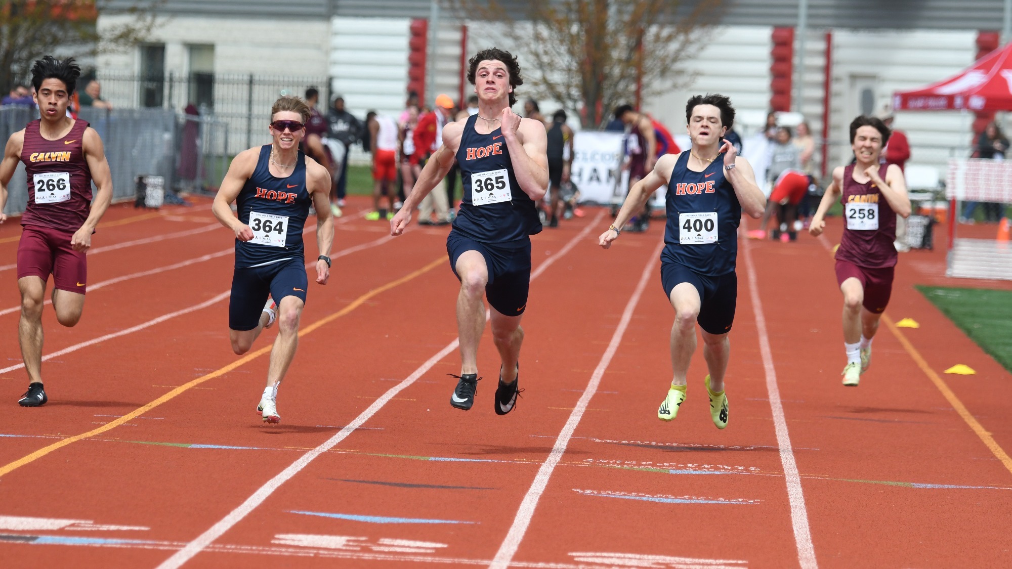 Men's Track/Field Posts Three SeasonBest Times At St. Francis (Ill
