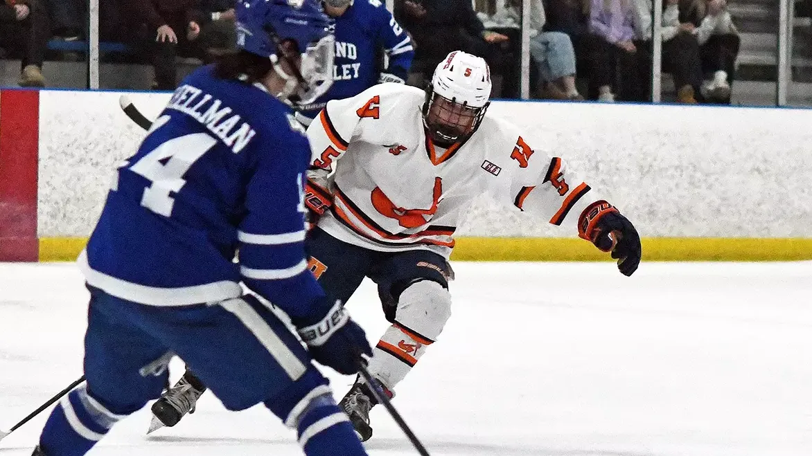 Men's Hockey vs Grand Valley