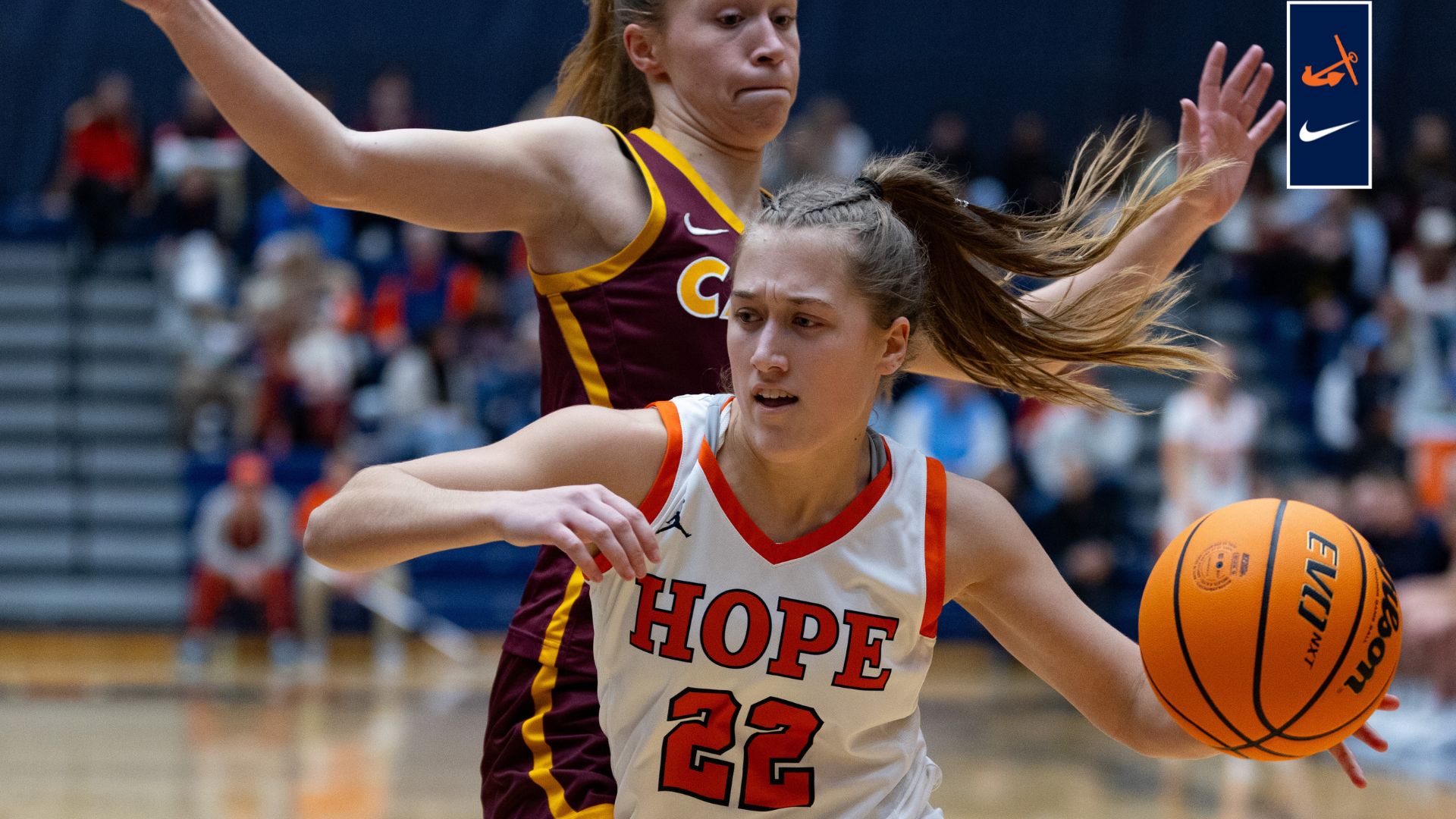 Teryn Maynard drives to the lane.