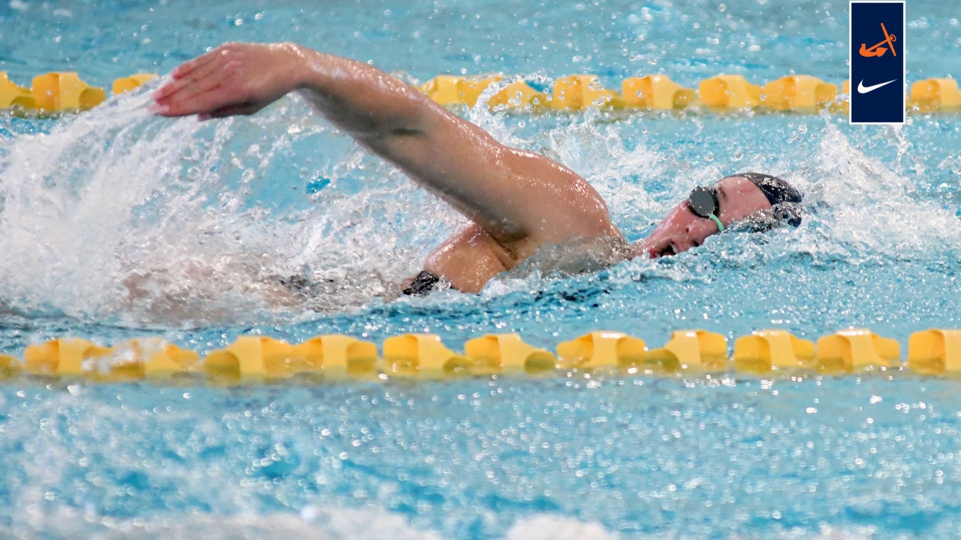 Laurel Wasiniak swims the freestyle vs. Chicago