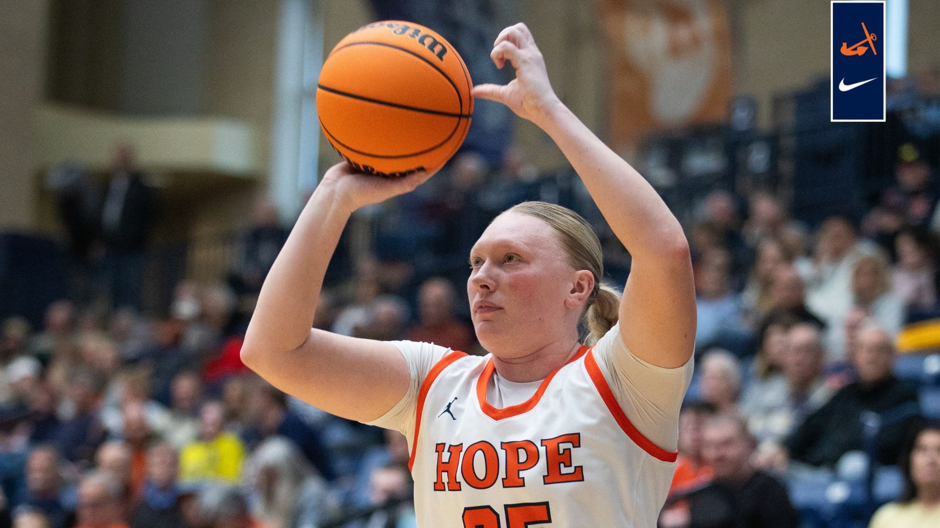 Sydney Vis shoots a jumper vs. Trine.