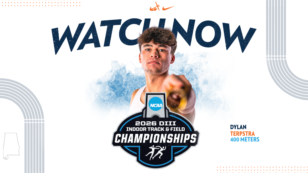 Runner Dylan Terpstra runs toward the camera.