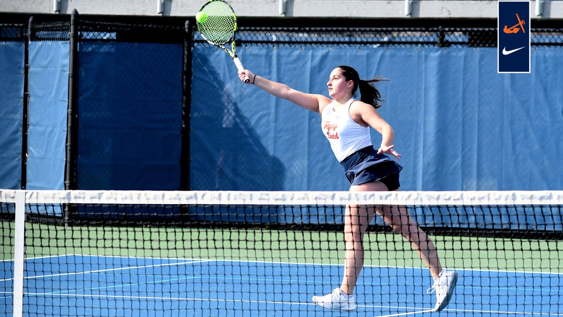 Sophia Grzesiak hits an overhand return vs. Alma
