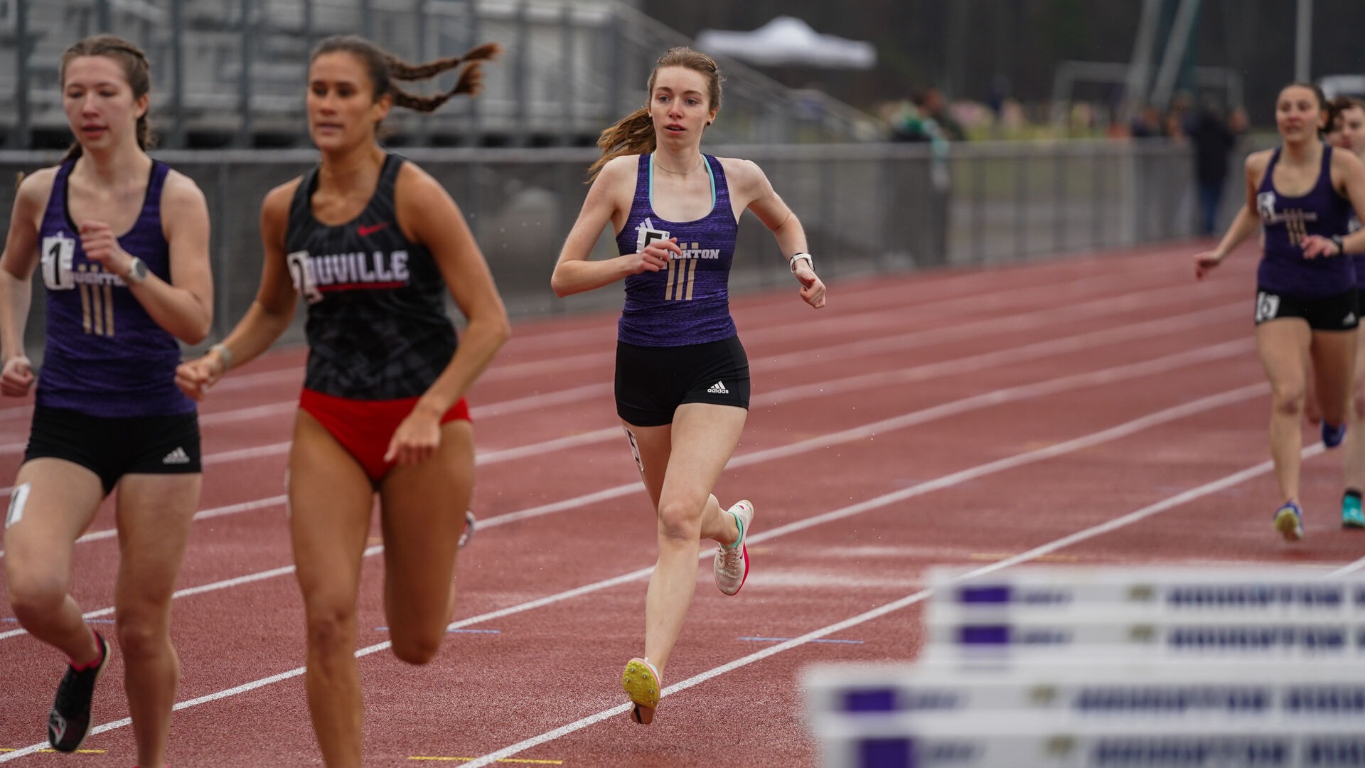 Noelle Linenfelser outdoor run