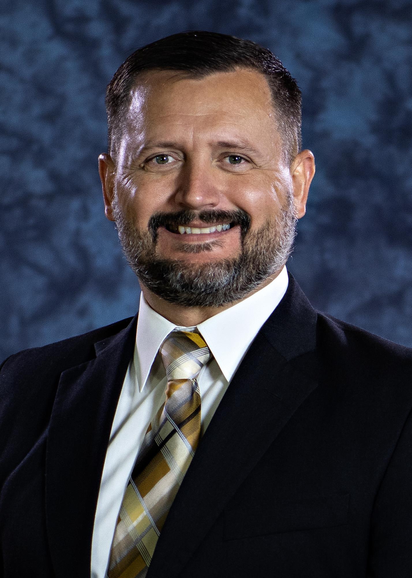 LSUE HC Jaime Gonzales