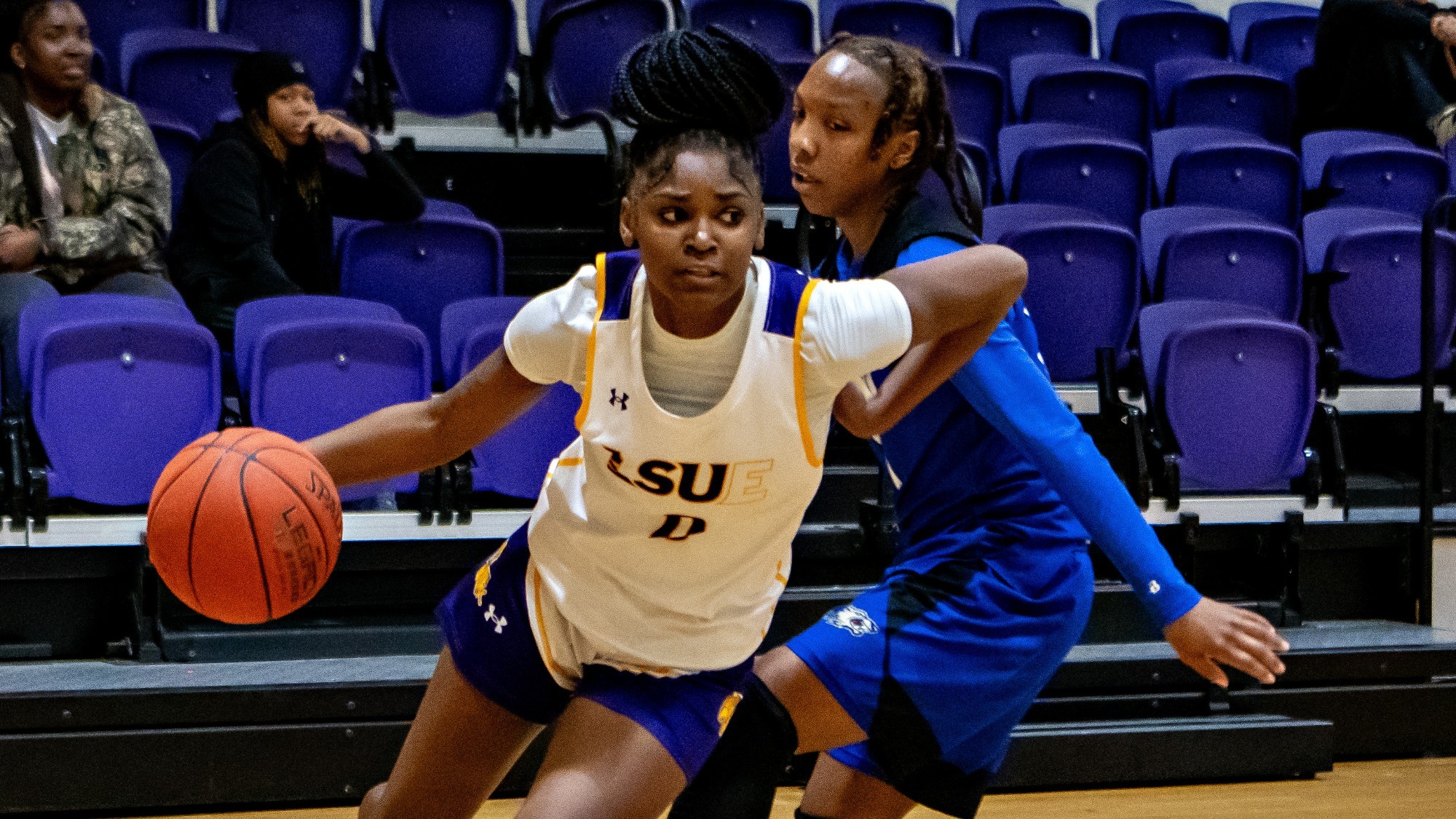 Kamiera McDonald drives to the basket against Copiah-Lincoln