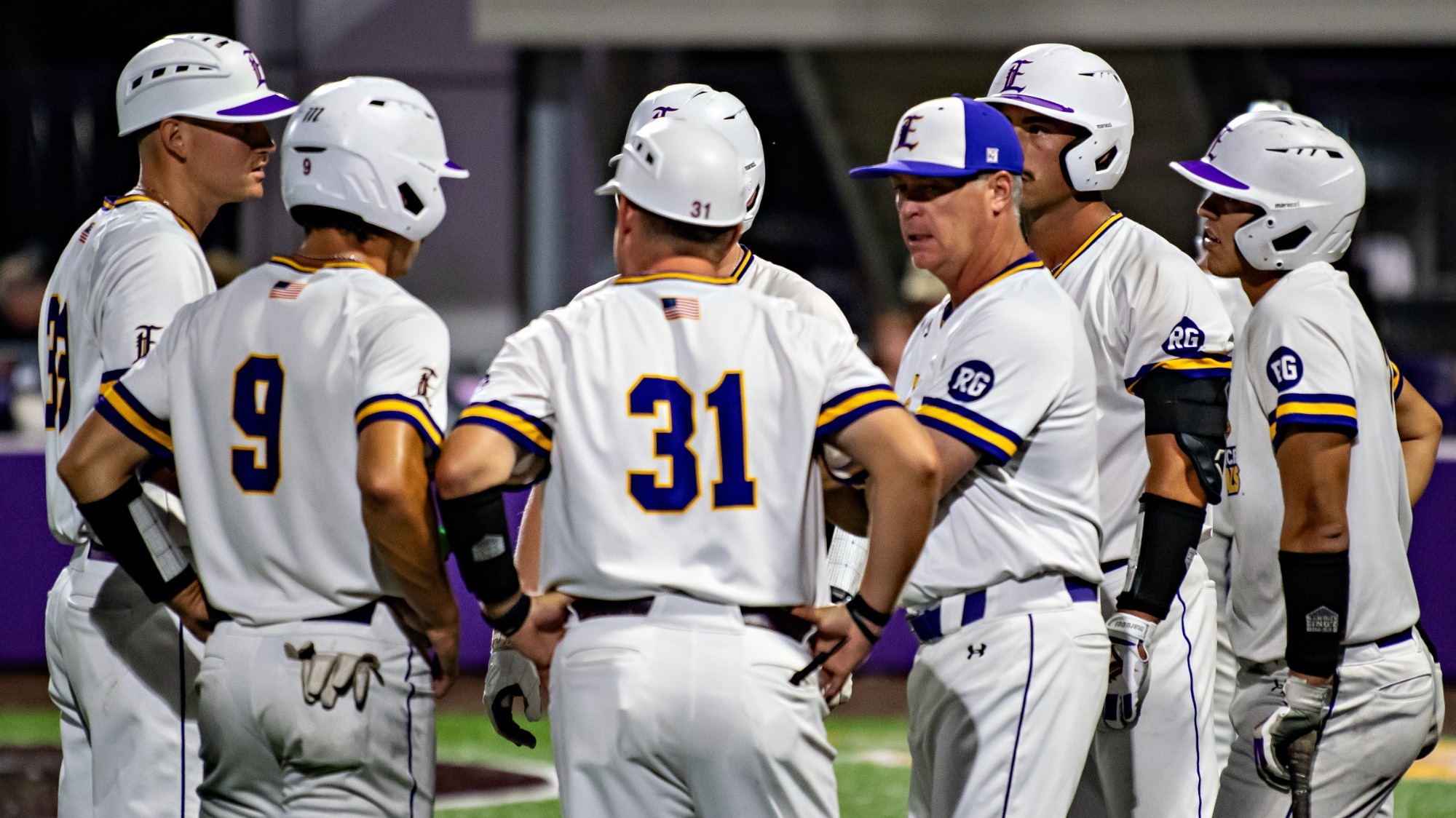 LSUE discusses offensive strategy in a key moment against Nunez.