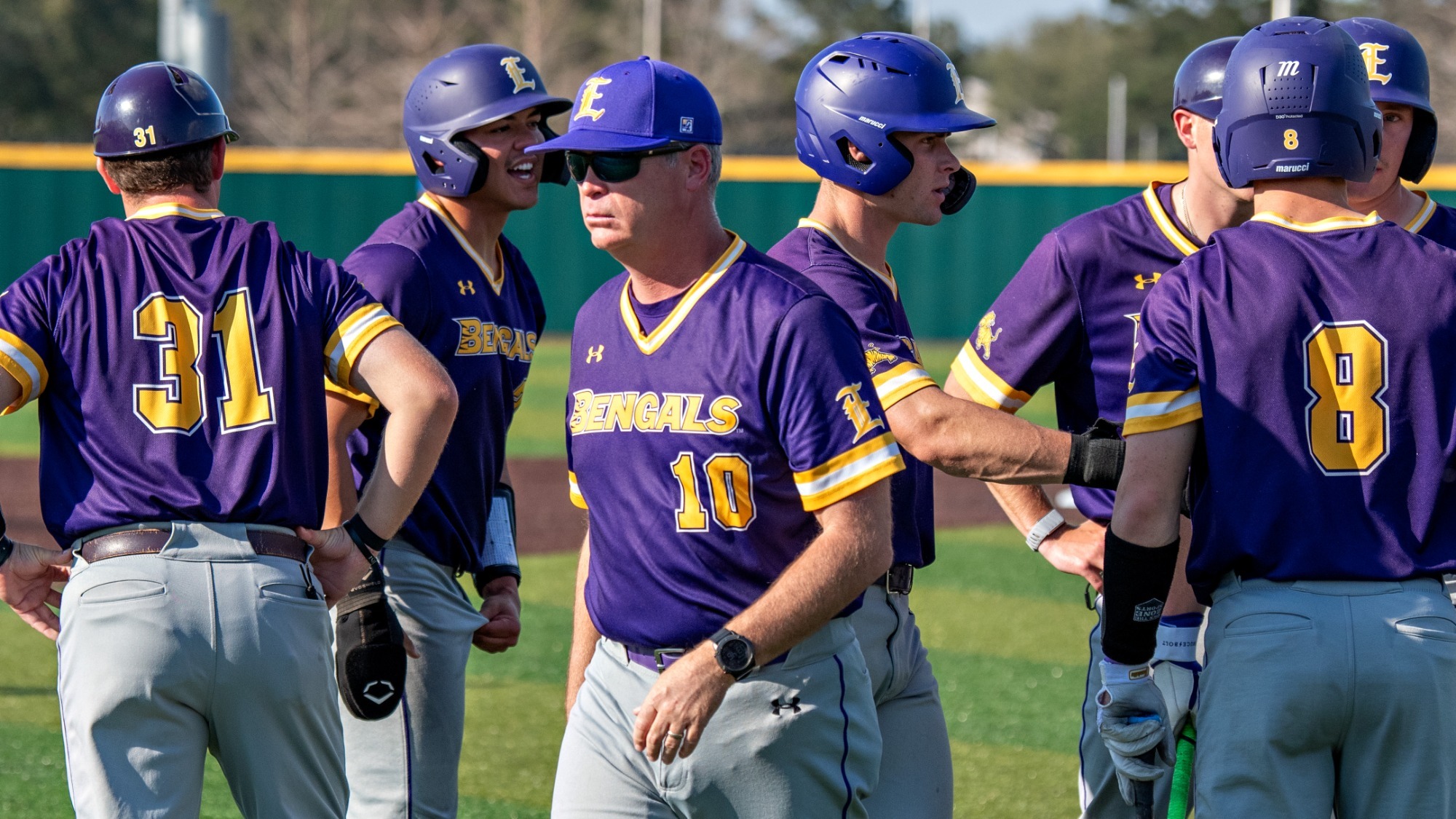 Jeff Willis leaves a huddle during a game at Bengal Stadium.