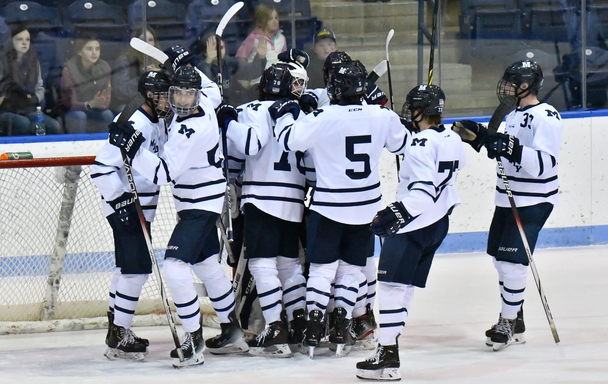 #15 Trinity Outlasts Men’s Ice Hockey 3-2 - Middlebury College