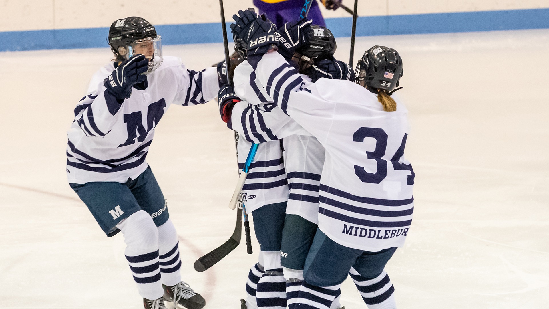 #7 Women’s Ice Hockey Opens NESCAC Tournament With 4-1 Triumph Over