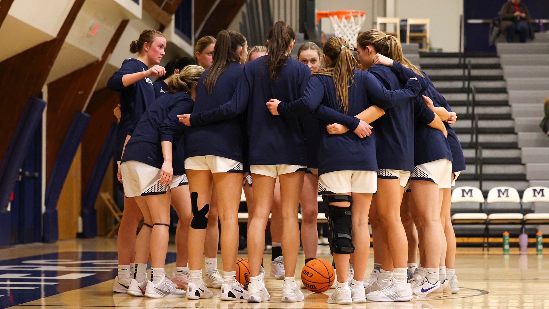 WBBHuddle2526Smith_Cropped