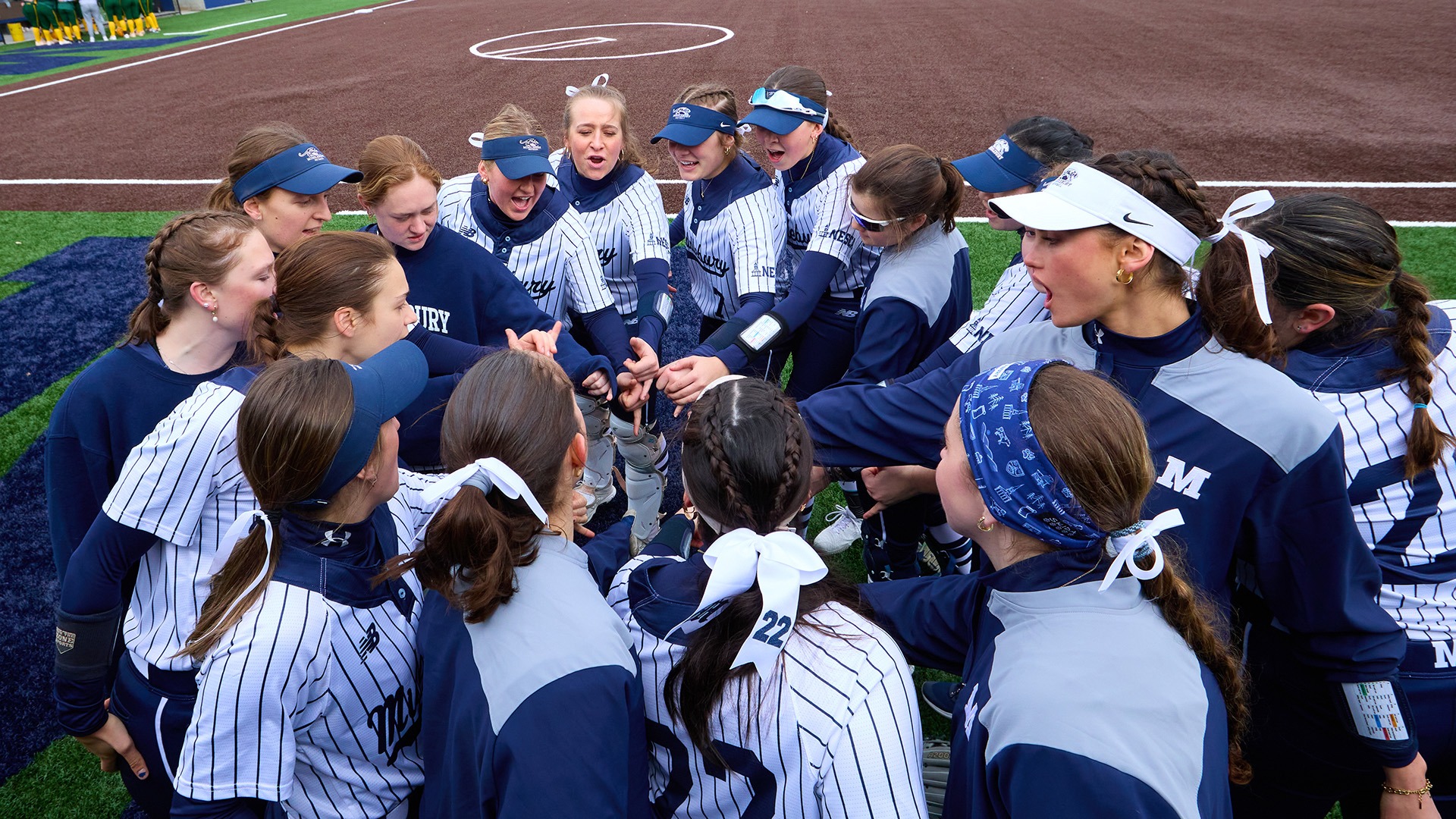 Softball25HuddleAmherst