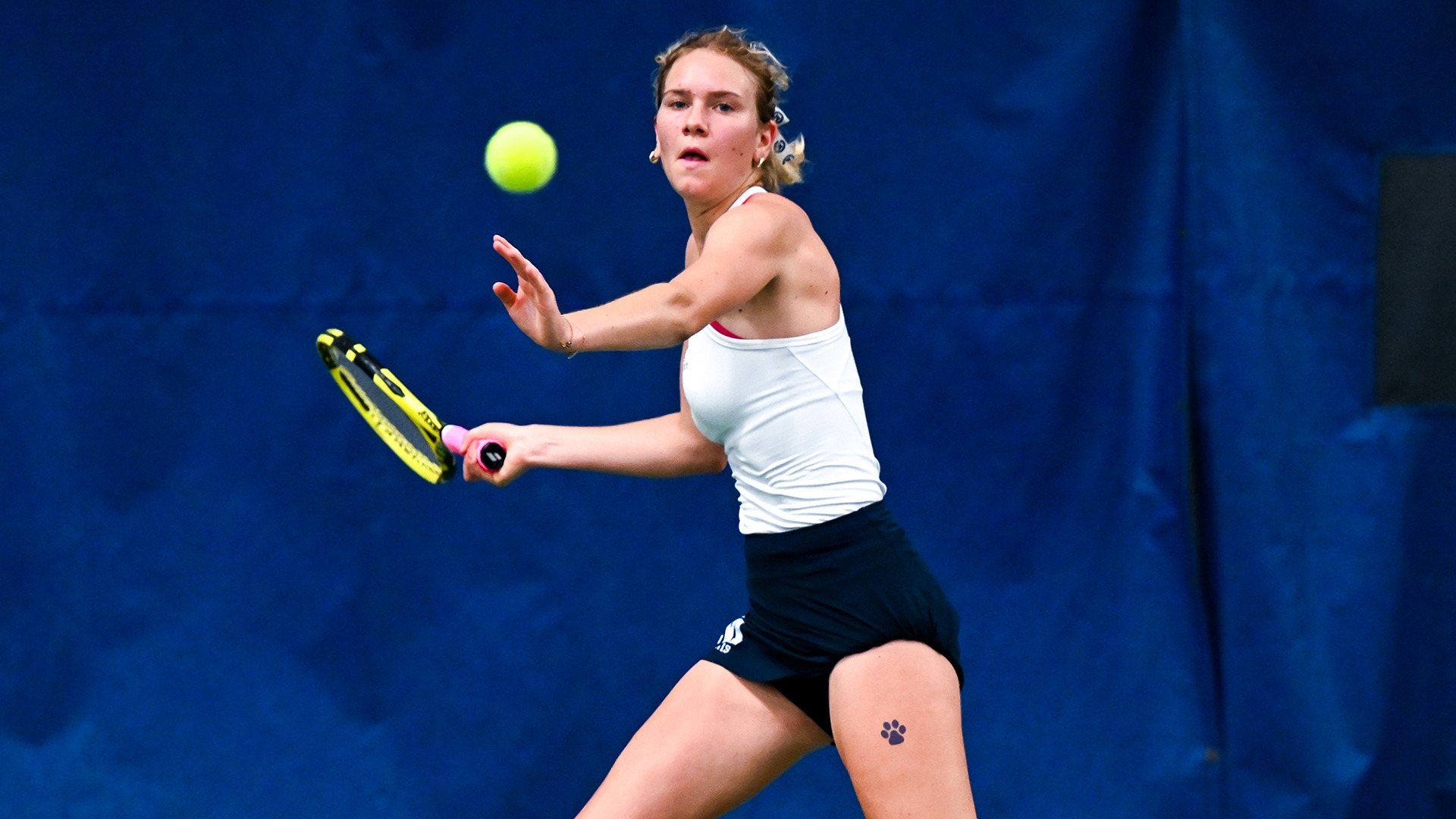 Elsie Van Wieren returns a shot during the Round of 16 match at the 2026 NCAA Individual Championship in Chattanooga, Tennessee.