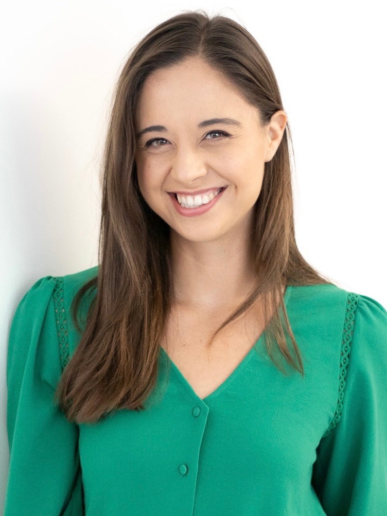 LauraMacMullinHeadshot26