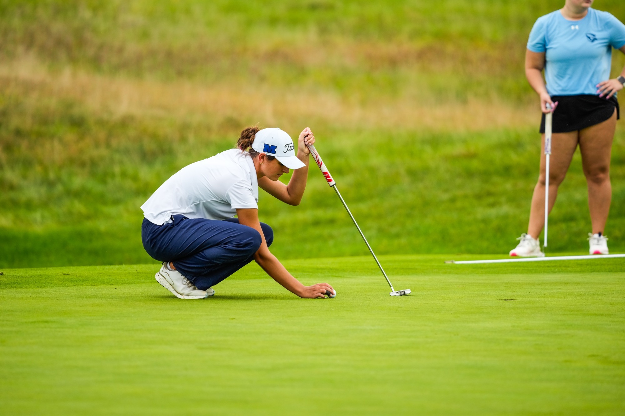 A Hackman lines up a shot