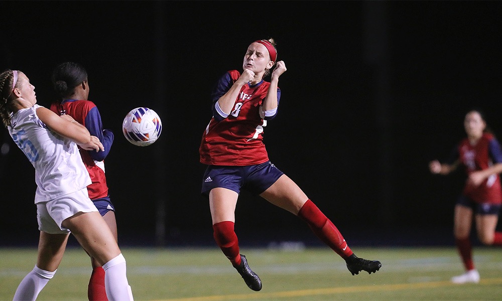 Lauren Hobson 2022 Women's Soccer New England College