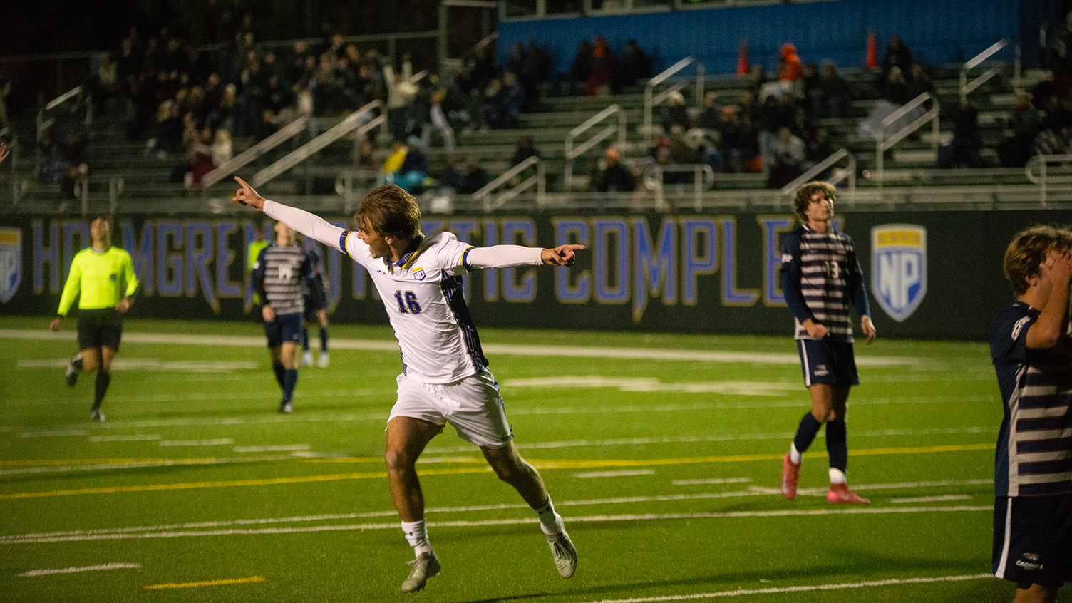 eikelandgoalcelly25carrollqtr