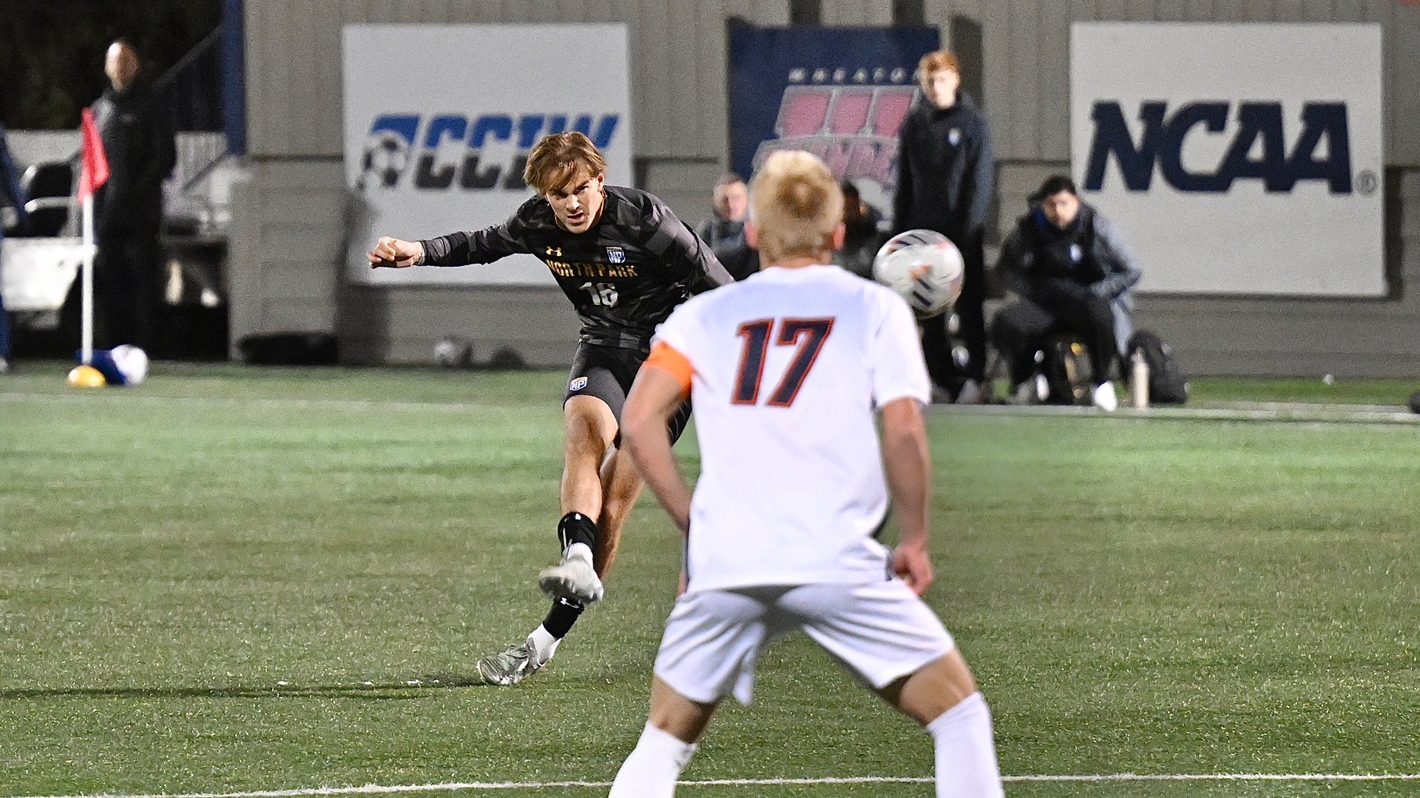 eikelandfreekickwhtsemi25