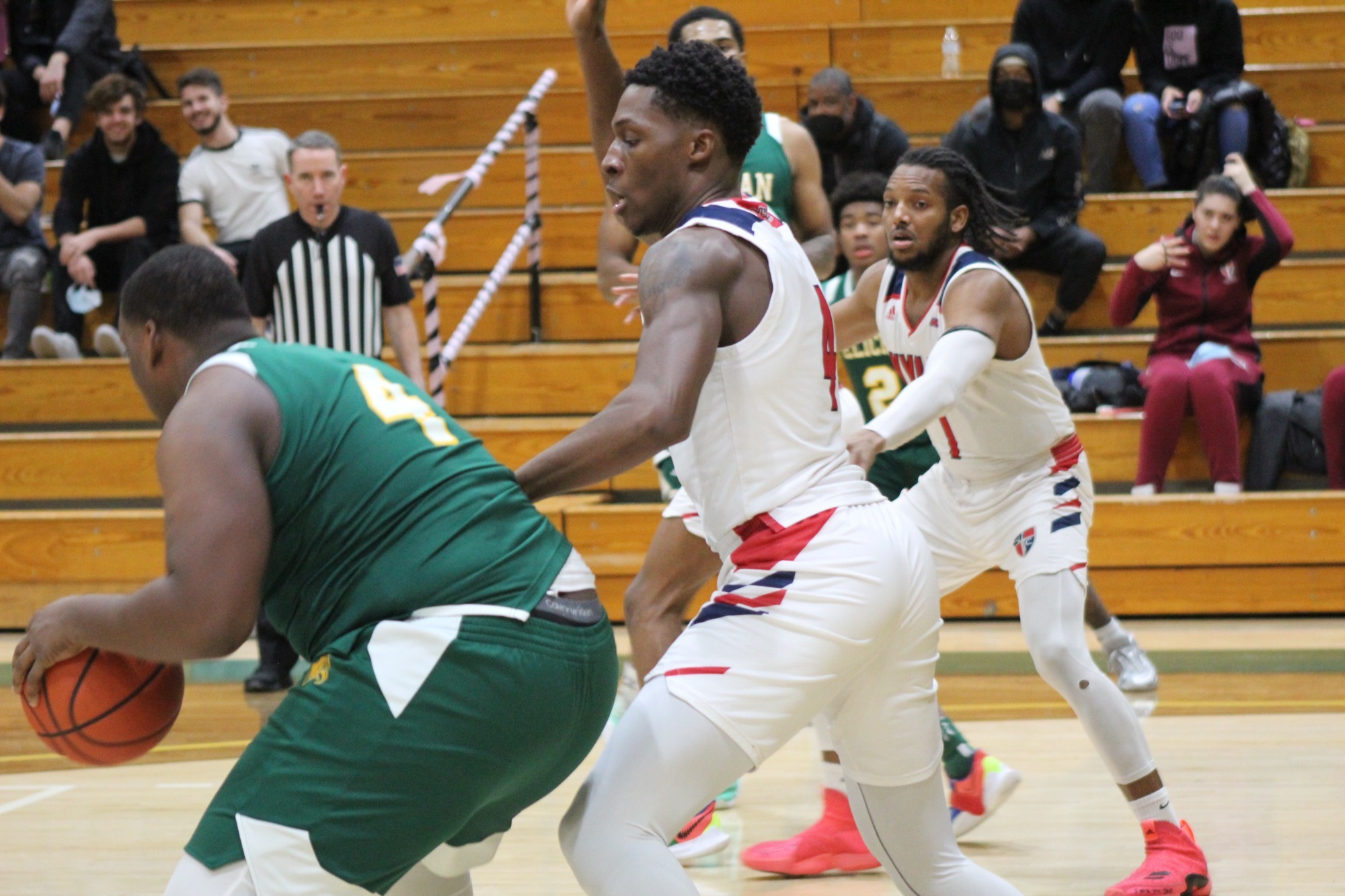 Men's Basketball with Aris and Bailey 