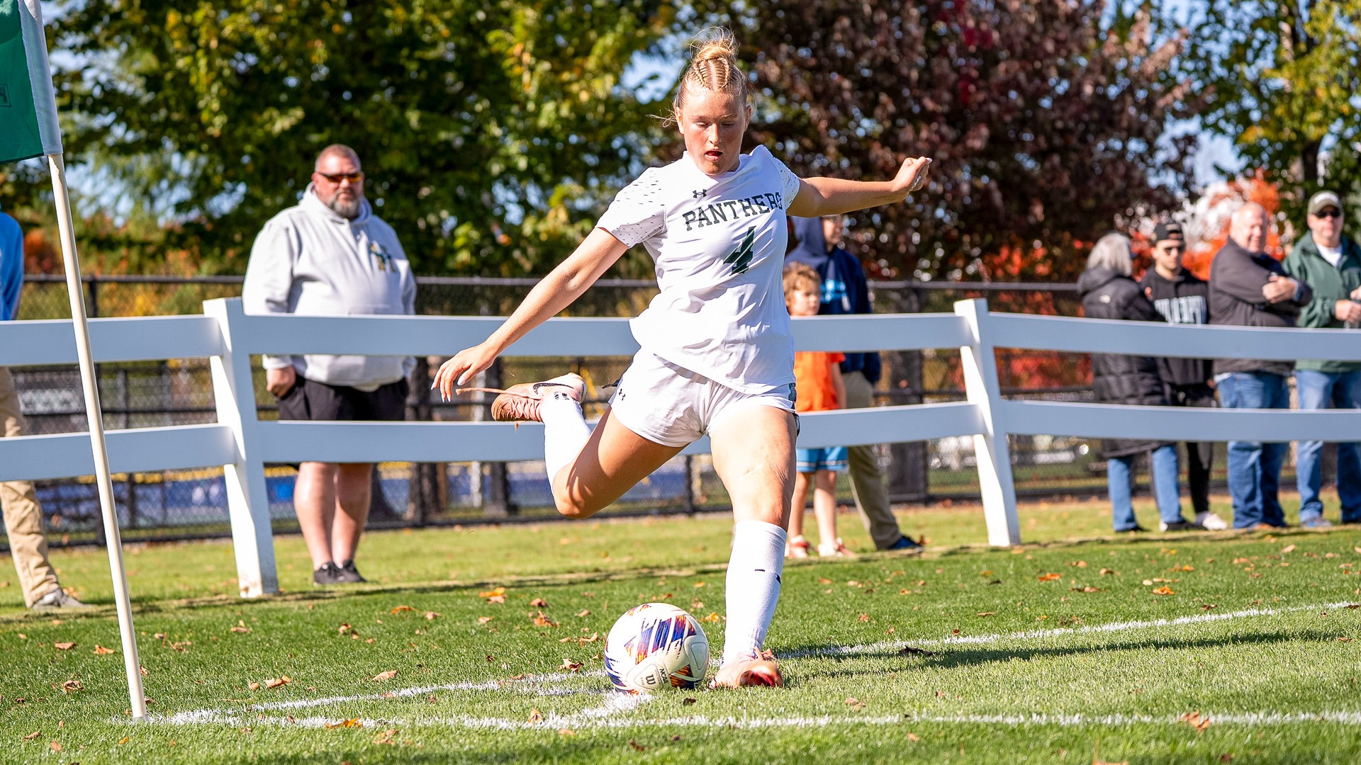Islah Godo delivers a corner kick in a recent game