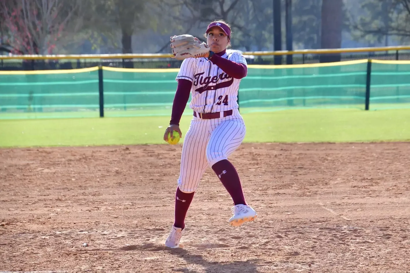 24-Melonie Guardiola