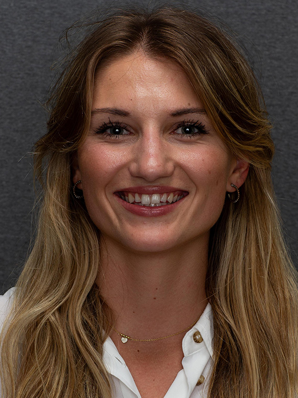 headshot of Anna Calka