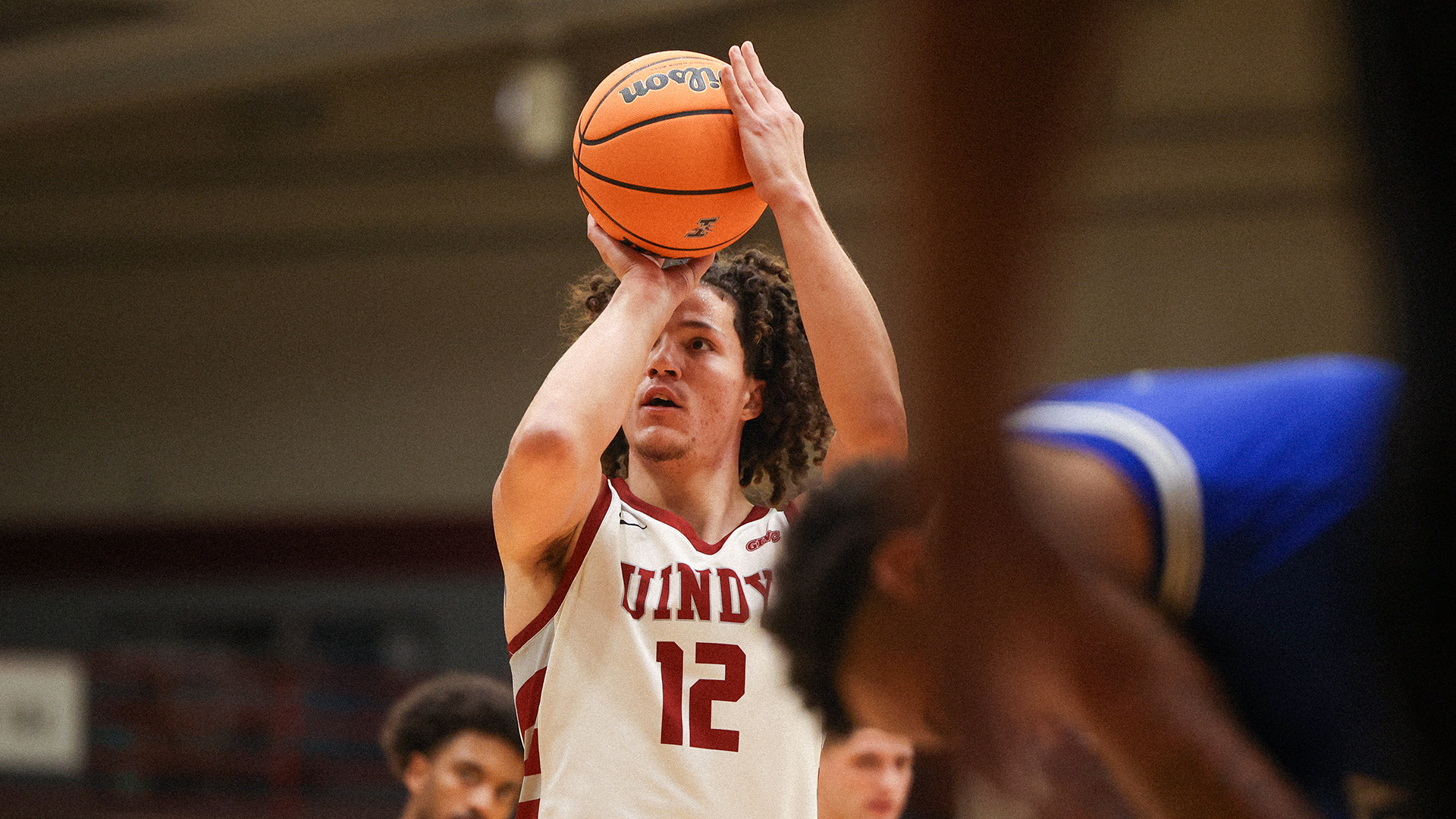 Shaun Arnold shoots a free throw