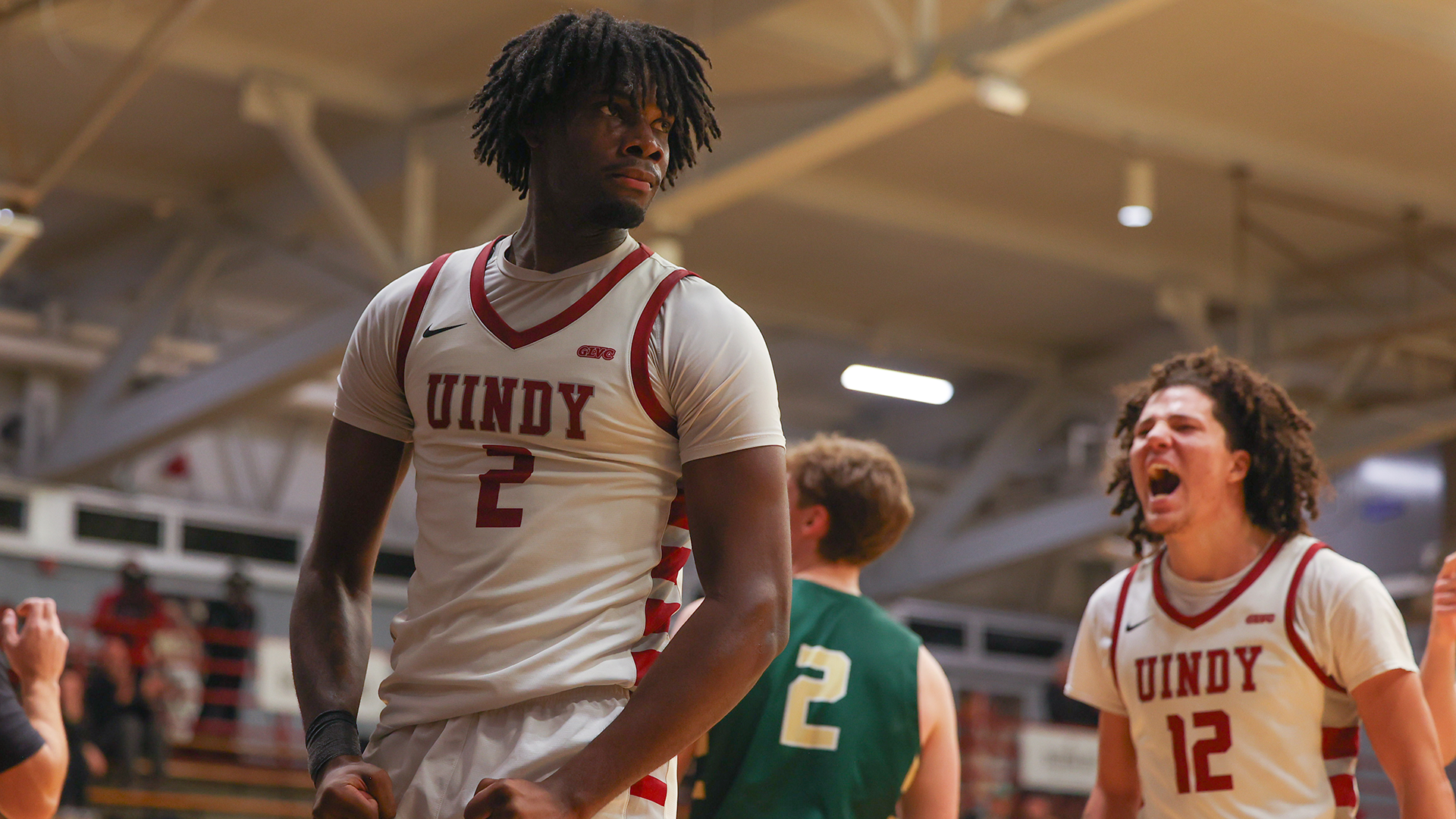 Kelvin Amoako and Shaun Arnold combine for 40 points and 25 rebounds against #16 Missouri S&T
