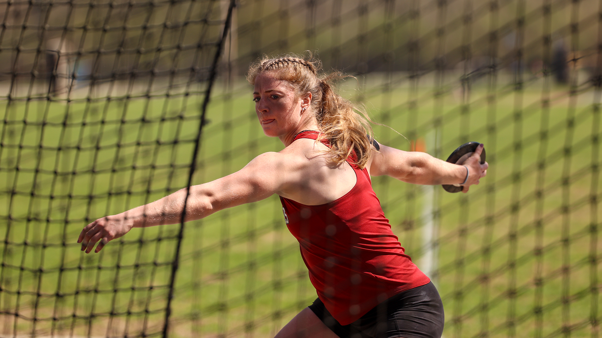 Amanda Noel prepares to throw the discus