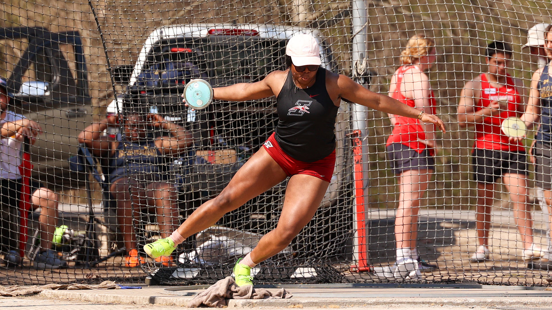 Vivian Osagie Throws the Discus