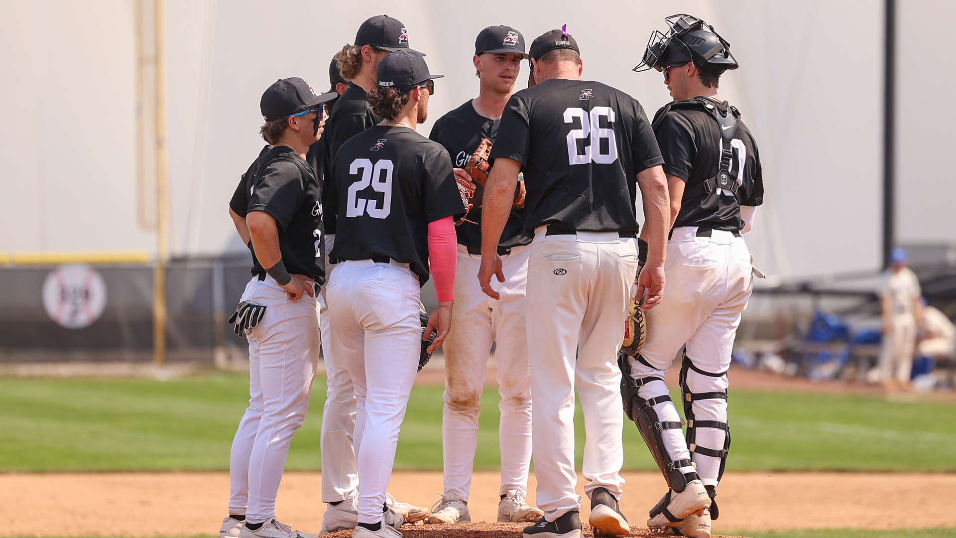 UIndy baseball at the mound