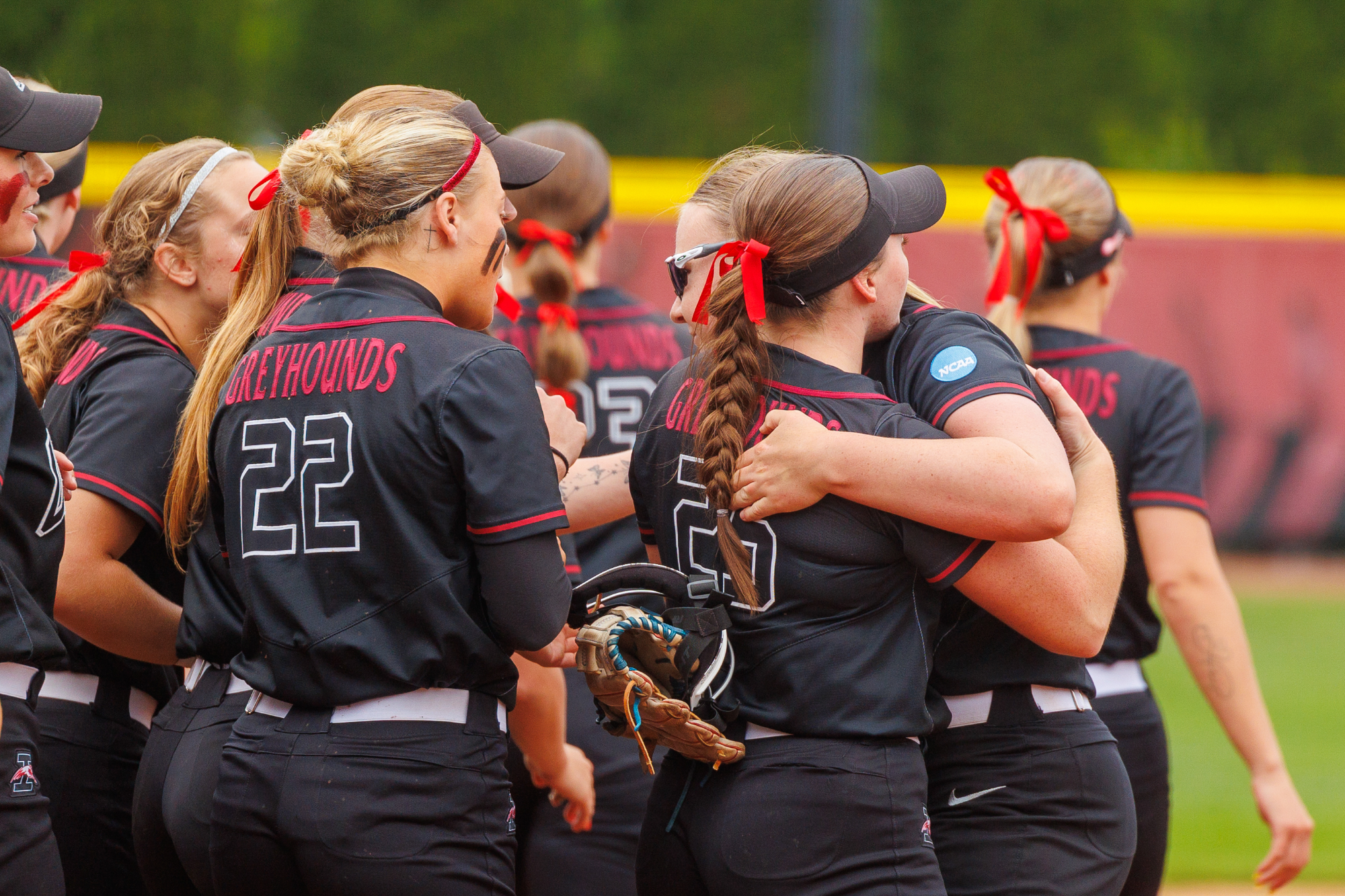 Cheyenne Eads hugs Caitlin Bunte.