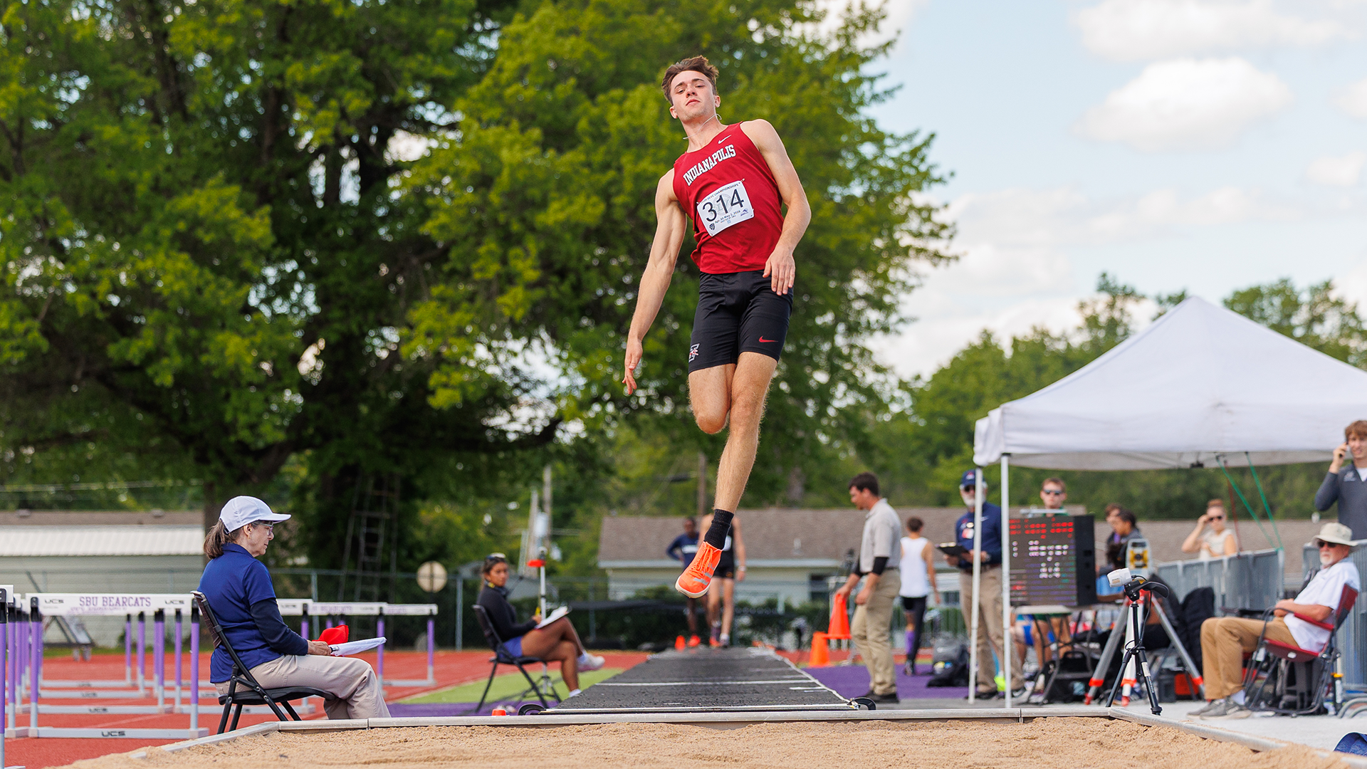 Alex Meyer Breaks GLVC Campionship record at 2026 OTF Championships