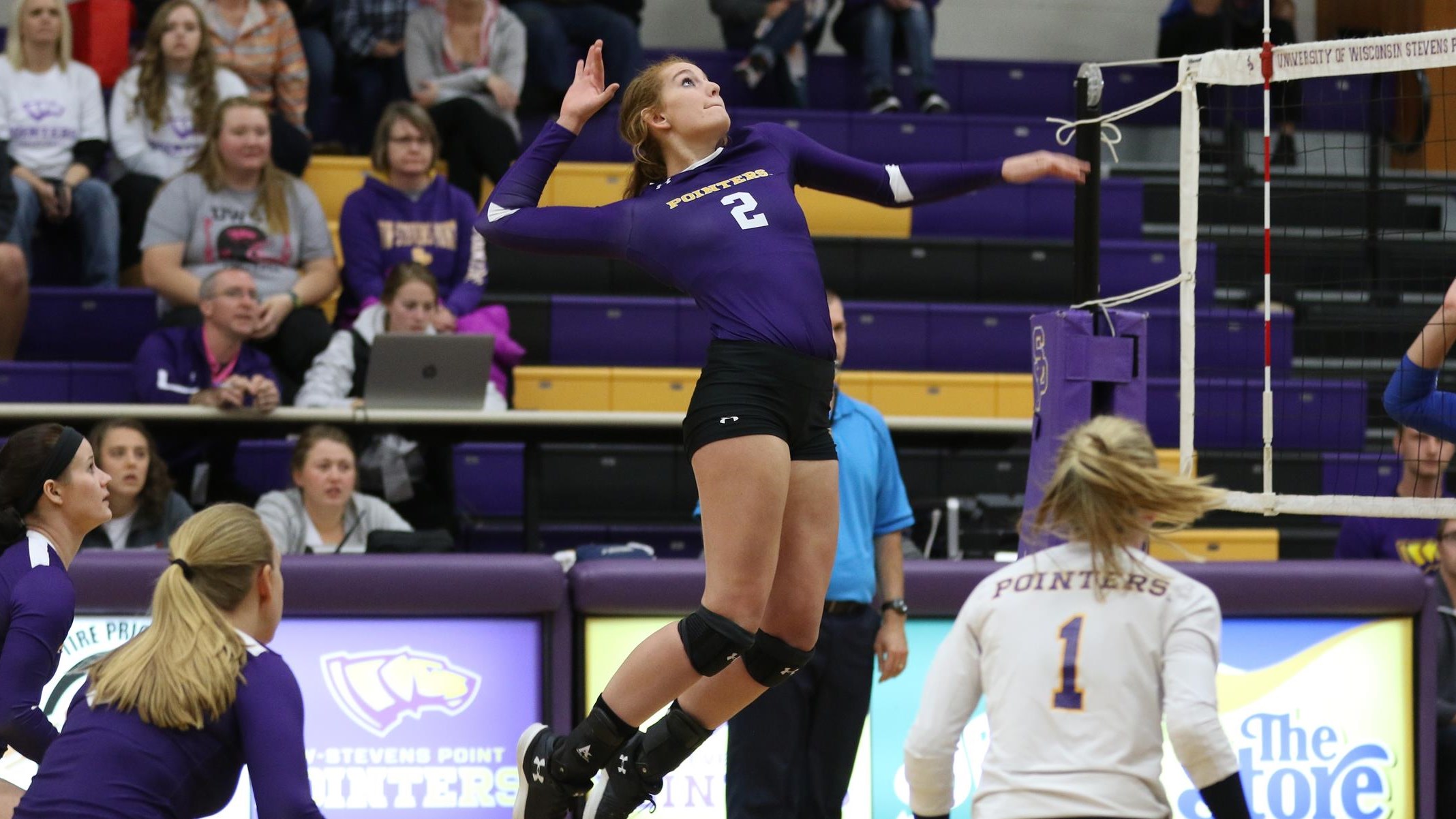 Gehl Powers UWSP Volleyball to FourSet Win University of Wisconsin