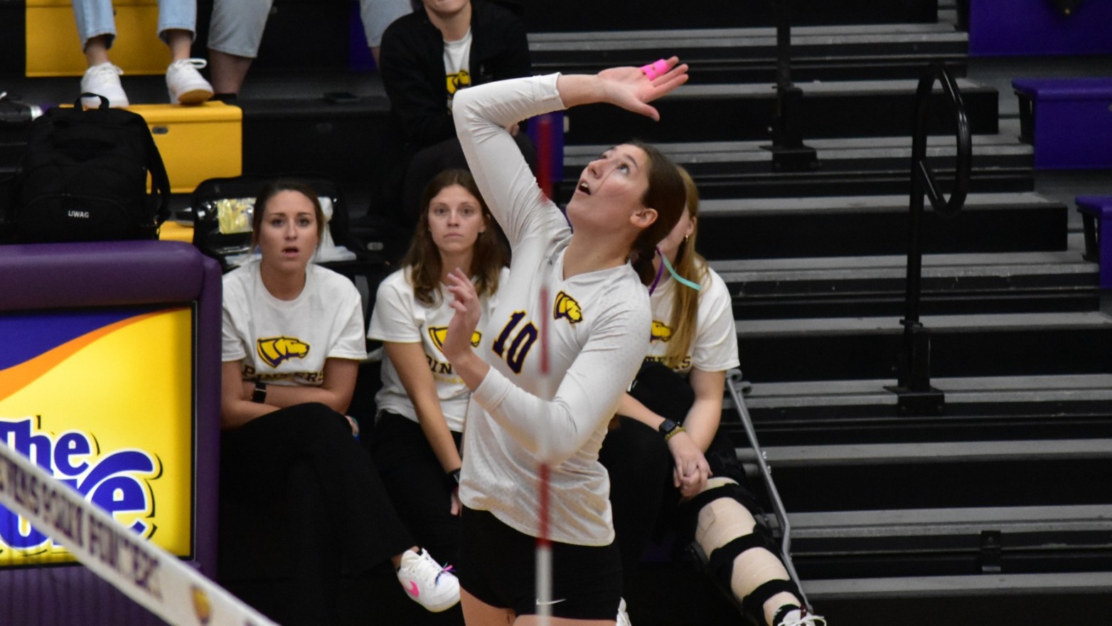Volleyball Ends Conference Play with Setback in FiveSets University