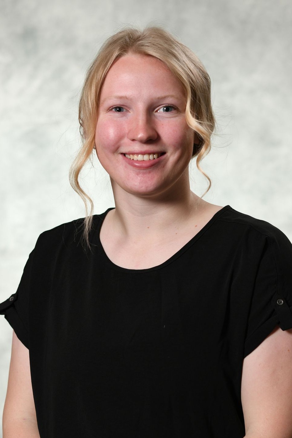 Annika  Theurer