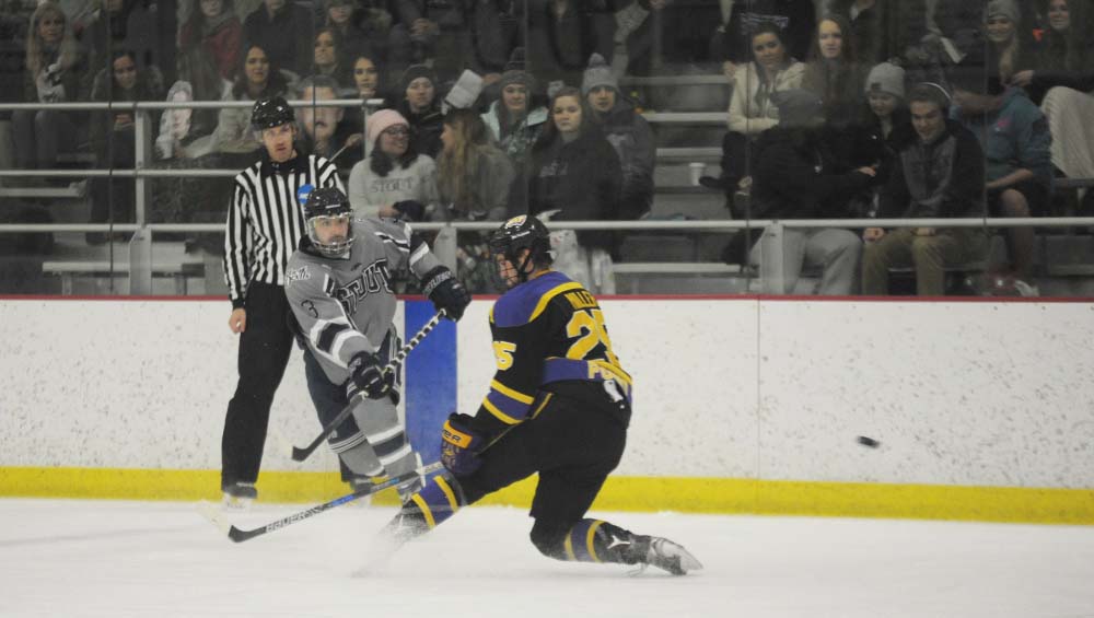Trent Olson 201920 Men's Ice Hockey University of Wisconsin