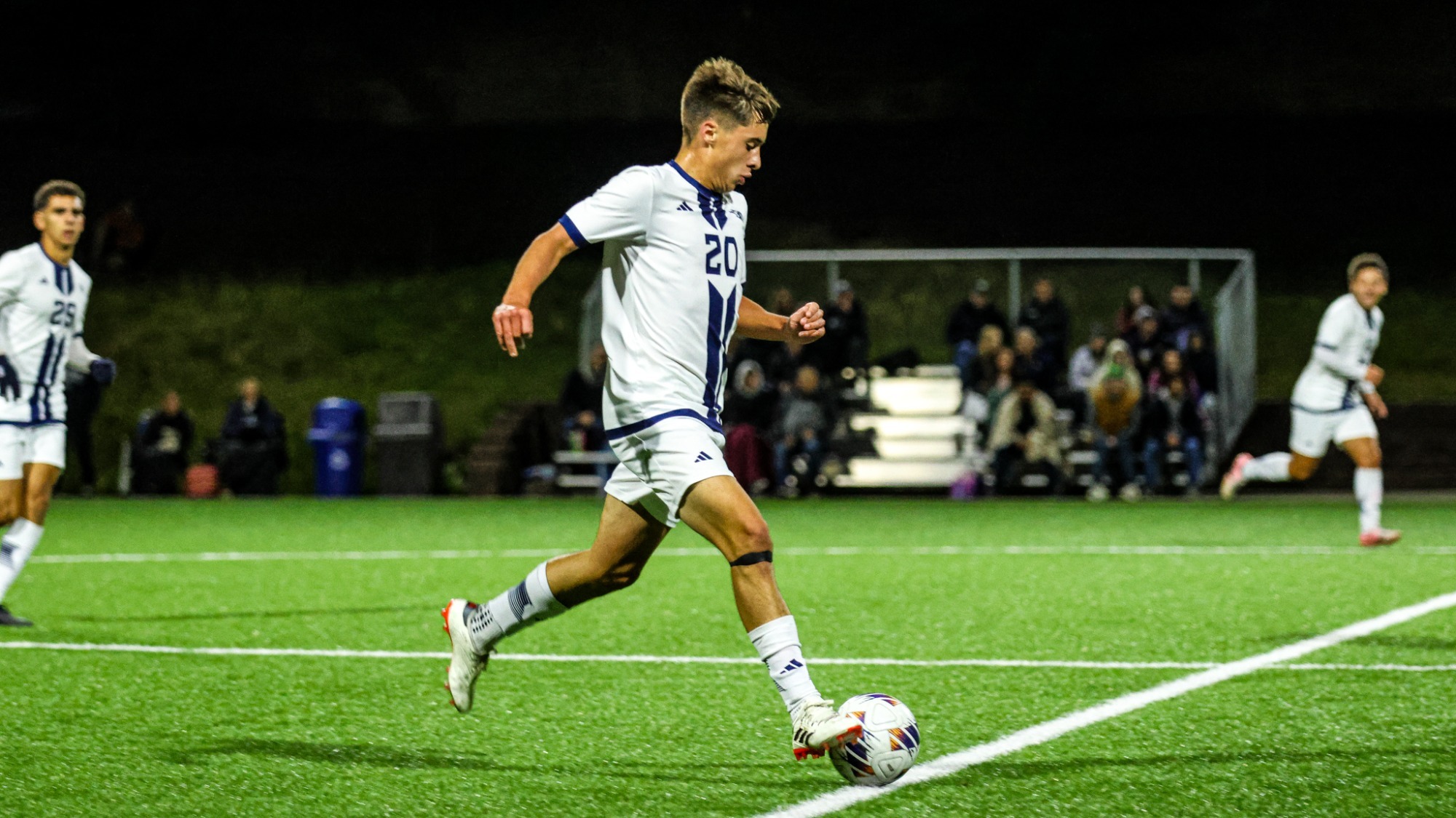 Sevie Koss handling the ball