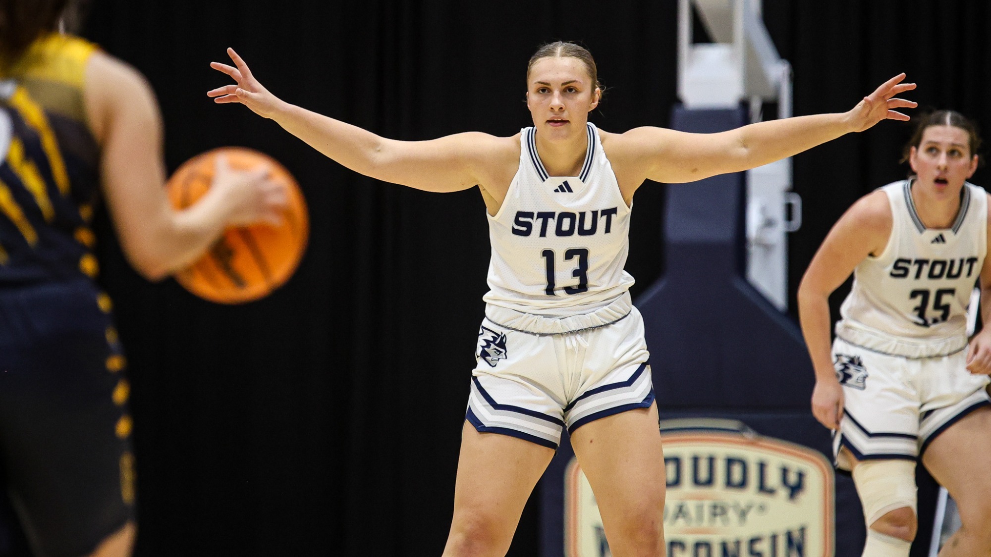 Emily Coonrod getting set for defense
