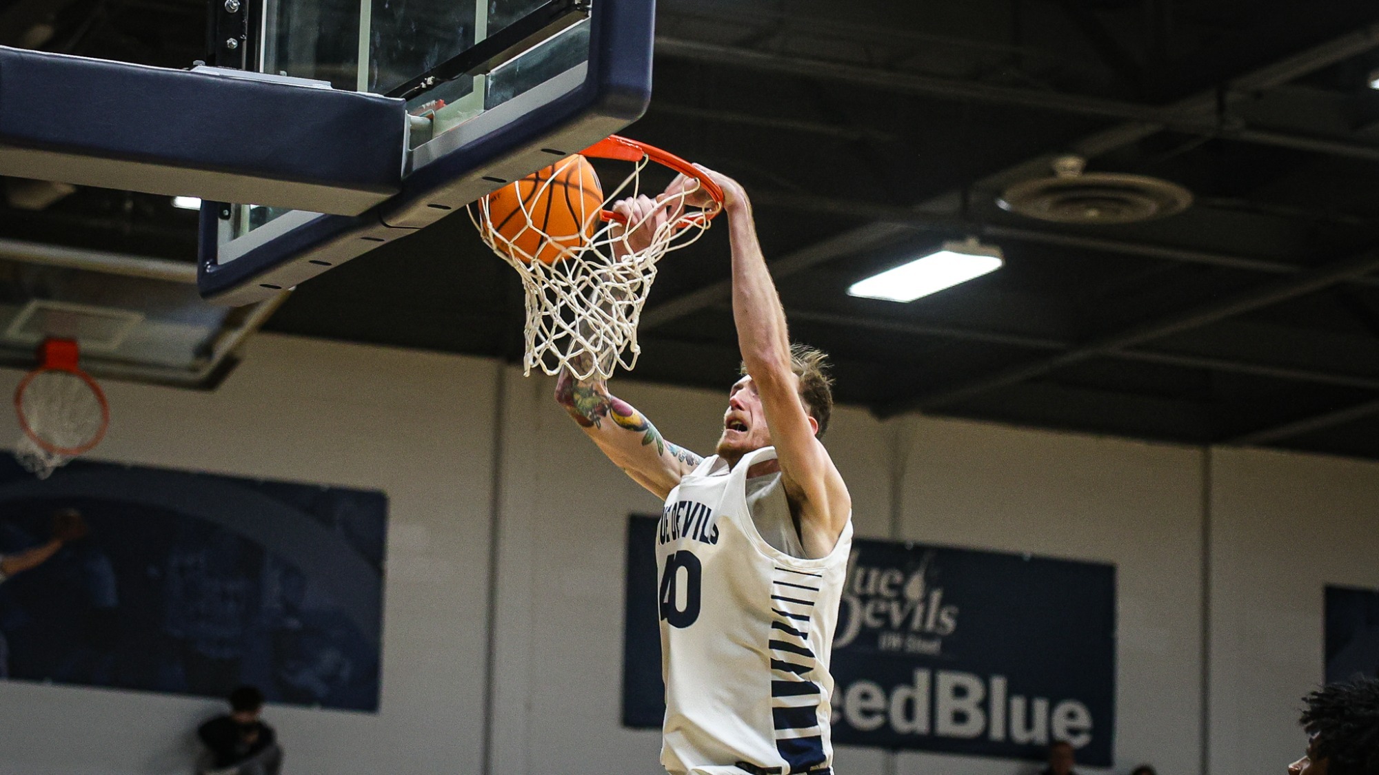 Aidan Shore dunk
