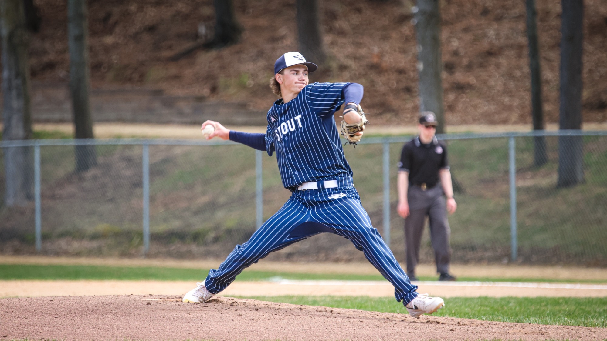 Nick Van Beek pitching