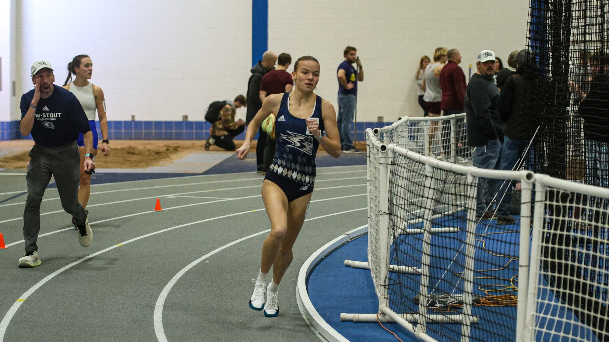Claudia Lasiowski running the mile