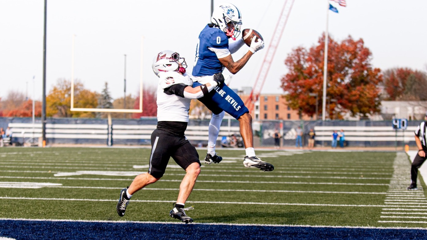 Keon hauls in a TD