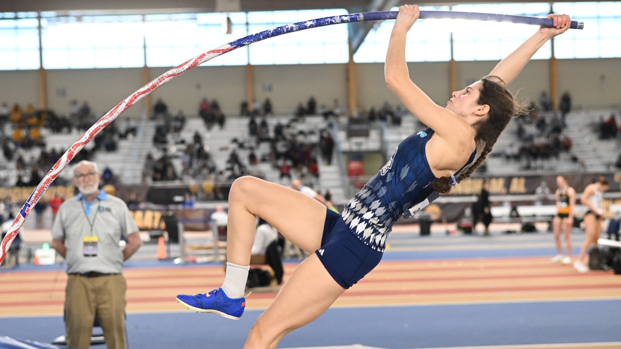 Zastorw vaults at indoor nationals 2026