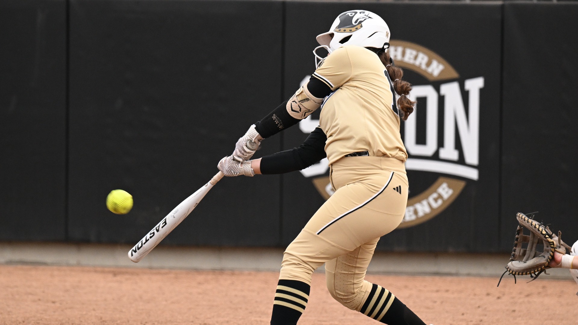 Softball Splits Friday’s Slate Wofford College Athletics