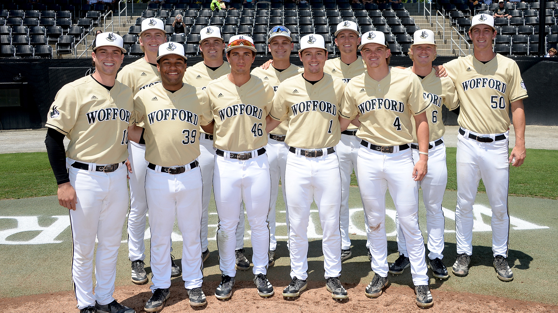 2026 baseball senior group photo
