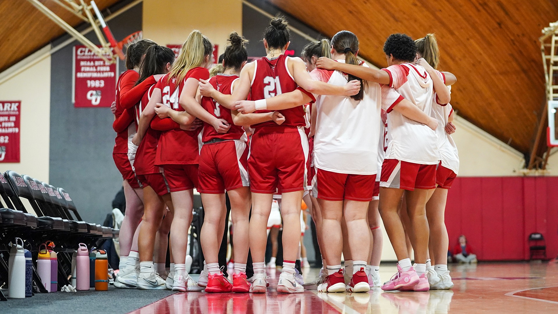 Team Huddle-WPI Women's Basketball-2025-2026