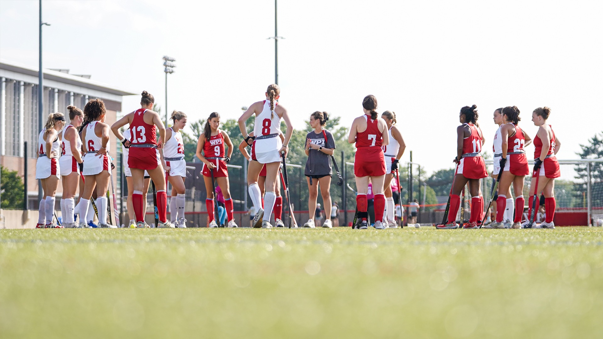 Team Huddle-WPI Field Hockey-2026