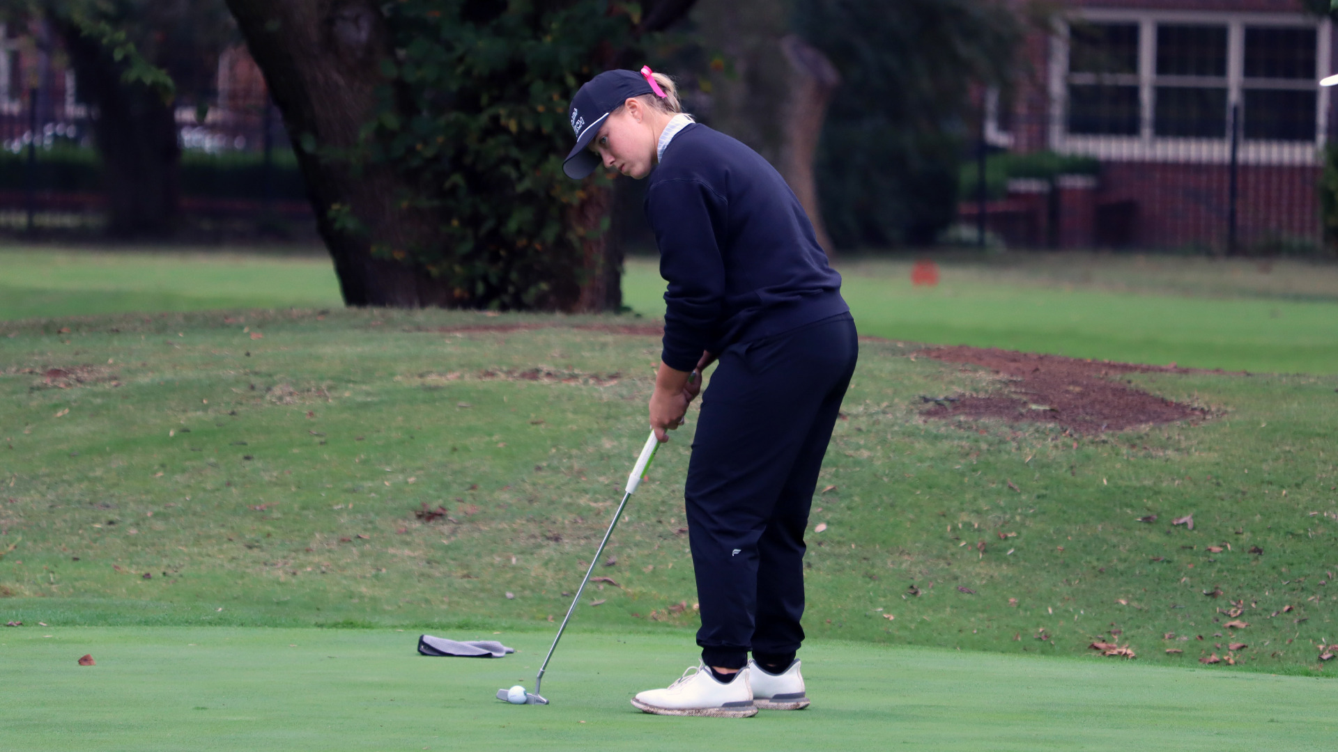 Ellen Spigner Putting at Tulsa Cup