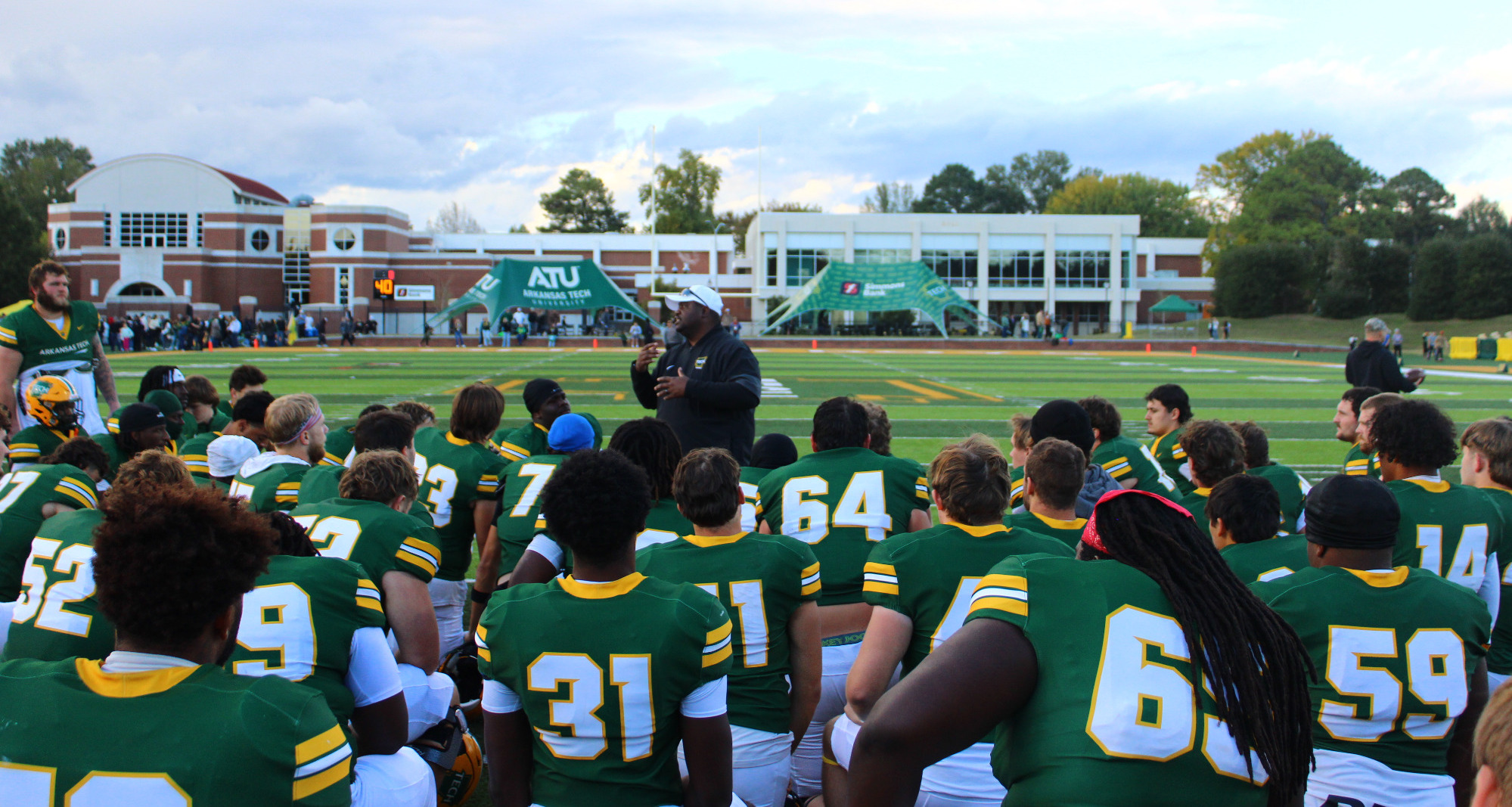 Roy Thompson addressing team after SNU
